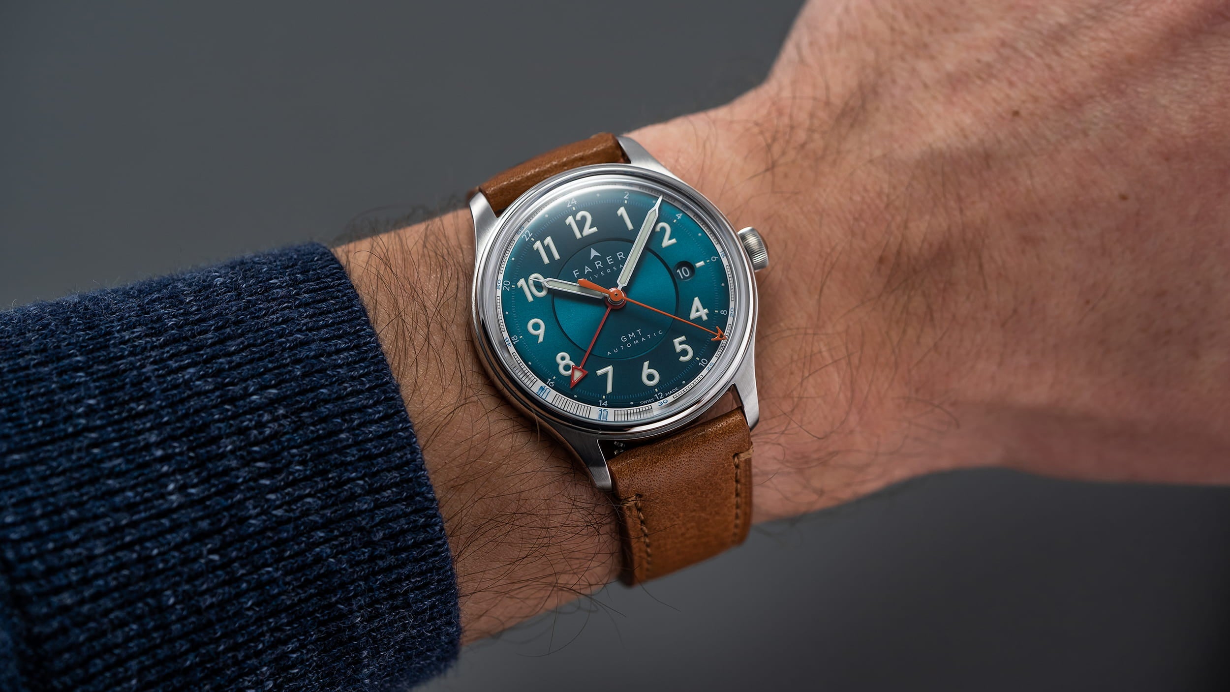 Farer Lander IV  Review: On wrist
