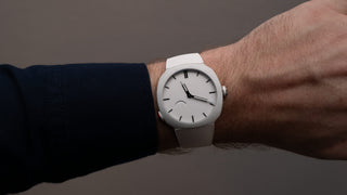 H. Moser & Cie. Streamliner Pump Review