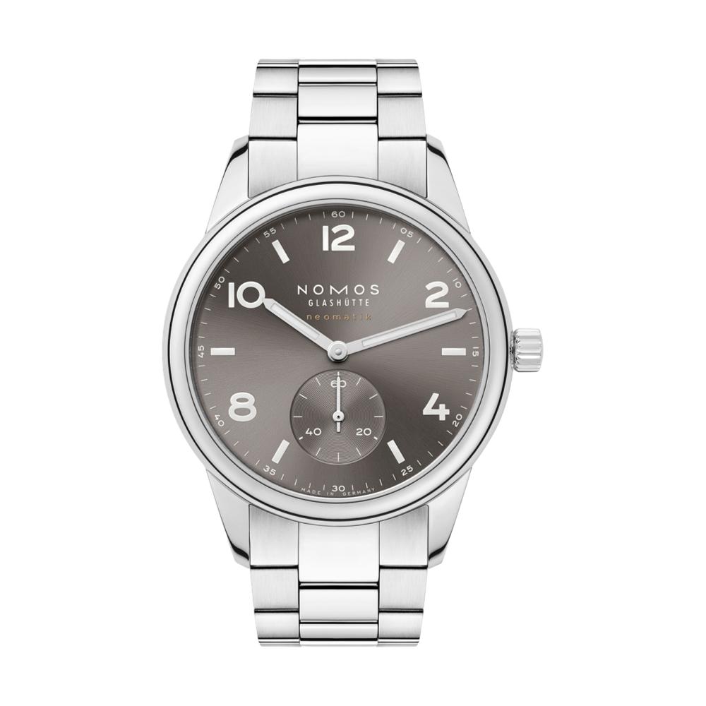 Club Sport Neomatik 39mm - Smoke on Bracelet