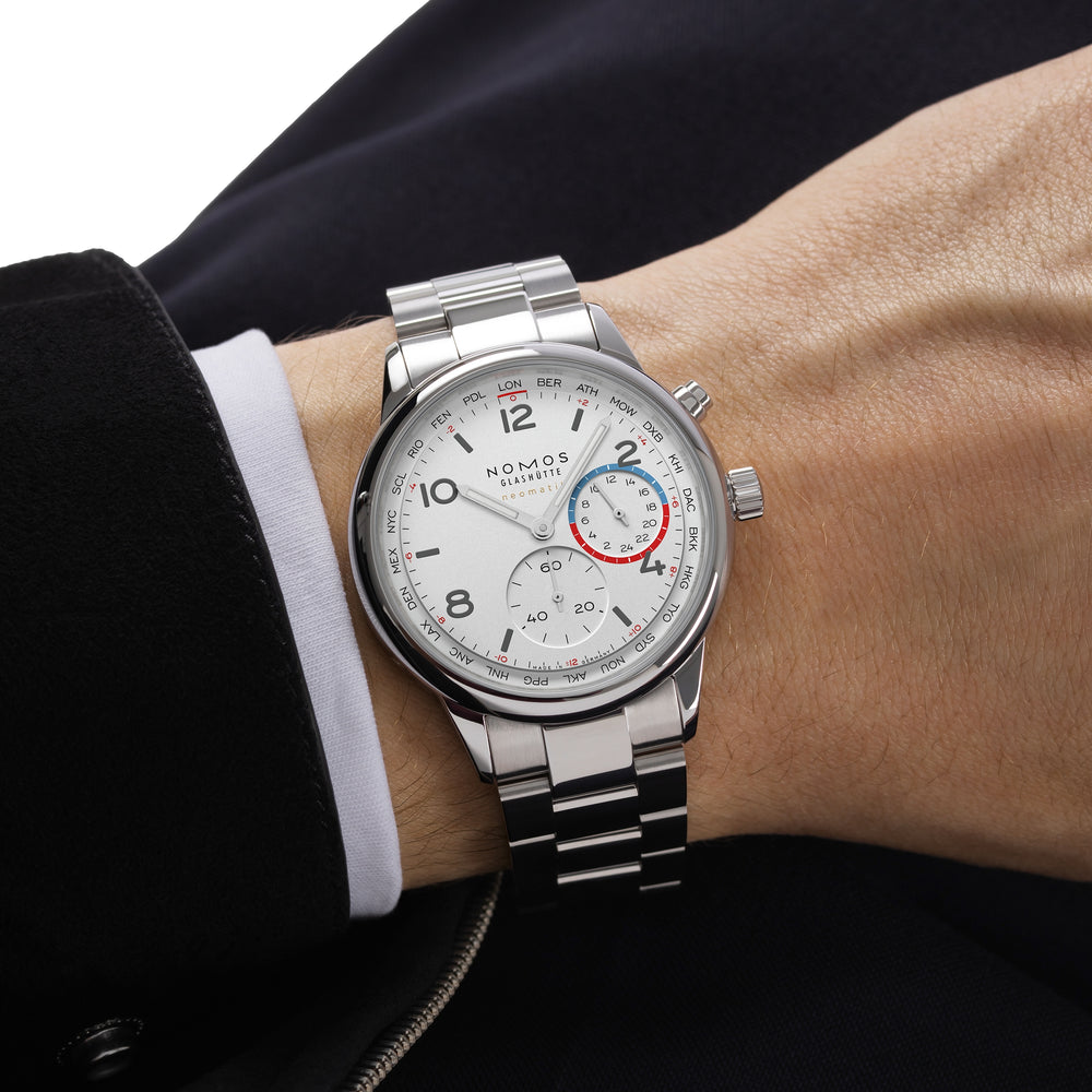 Club Sport Neomatik Worldtimer 40mm - White on Bracelet