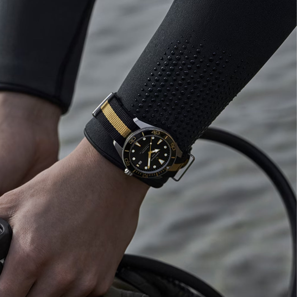 DS Action Diver "New DS Concept Extreme Shock Resistance" 40.5mm - Black on One-Piece Textile Strap