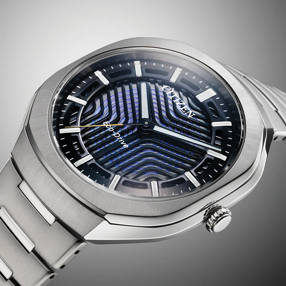 Photon Super Titanium™ Limited Edition 39.6mm - Blue on Bracelet