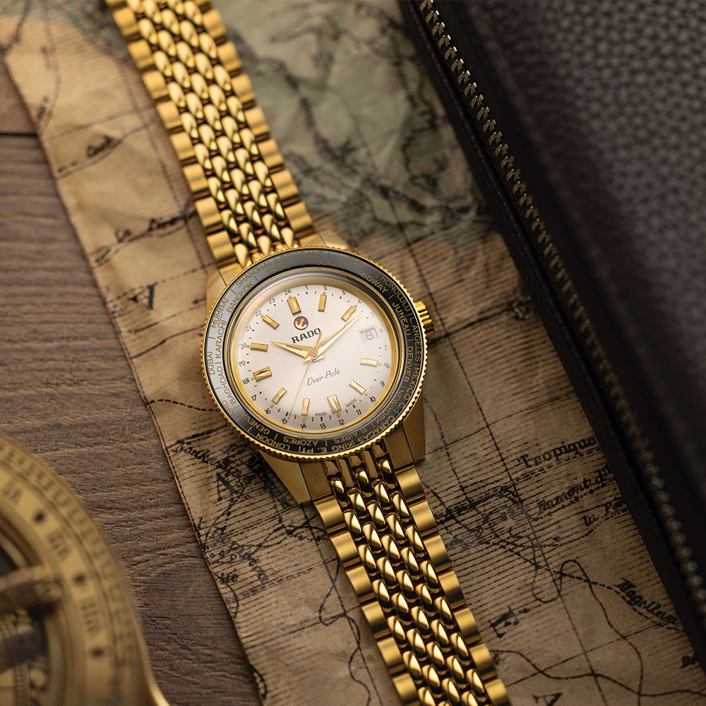 Captain Cook Over-Pole Limited Edition 39mm - Silver on Bracelet and Leather Strap