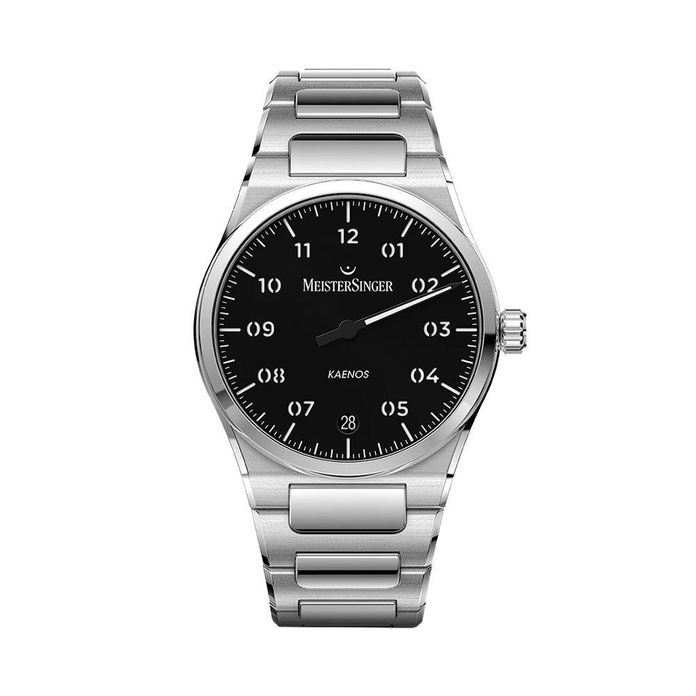 Kaenos 40mm - Black on Bracelet