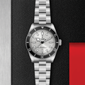 Black Bay 68 43mm - Silver, Black Bezel on Bracelet