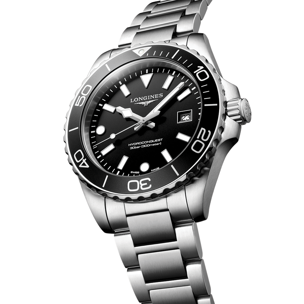 HydroConquest Quartz 42mm - Black on Bracelet