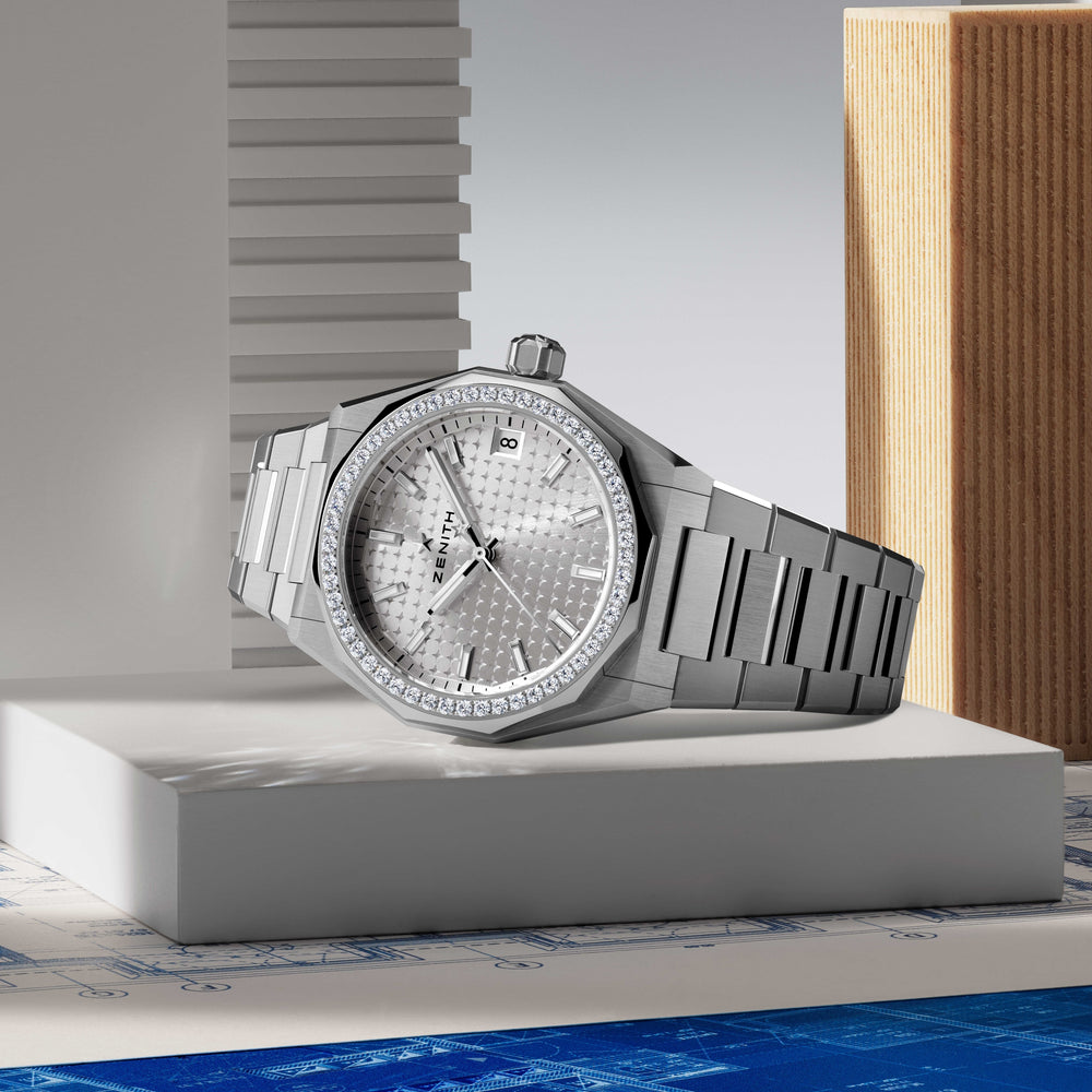 Defy Skyline w/ Diamonds 36mm - White-Toned on Bracelet w/ Extra Rubber Strap