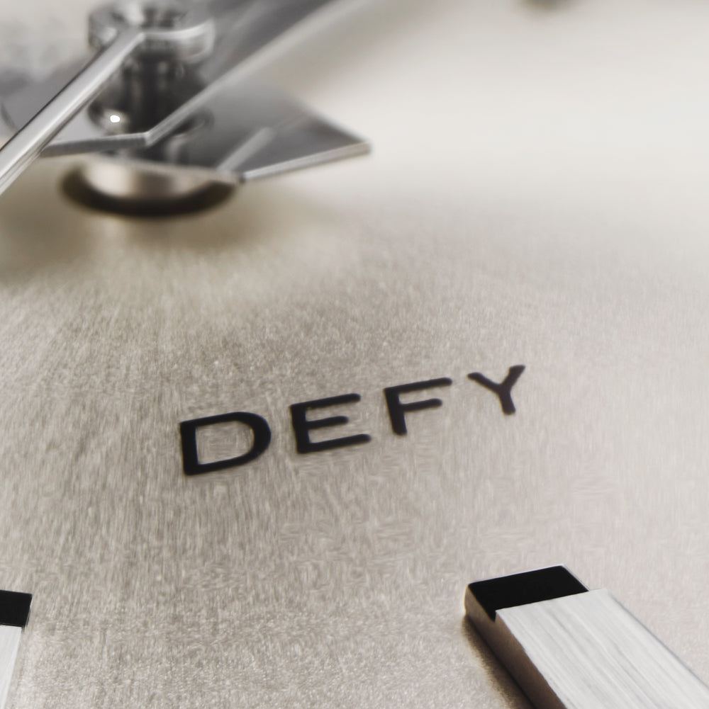 Defy Revival A3643 37mm - Silver on Bracelet