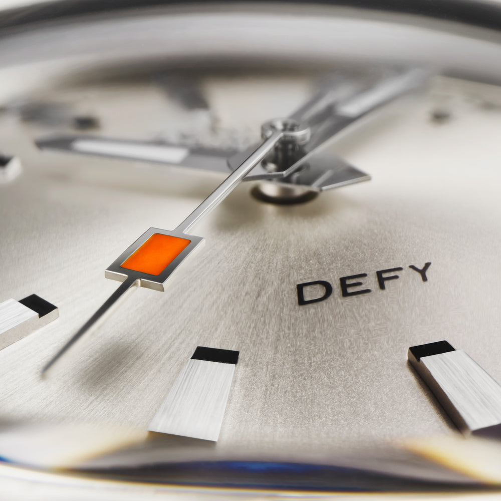 Defy Revival A3643 37mm - Silver on Bracelet