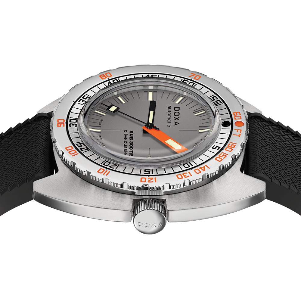 SUB 300 Ti5 Clive Cussler Limited Edition 42.5mm - Silver on Rubber Strap