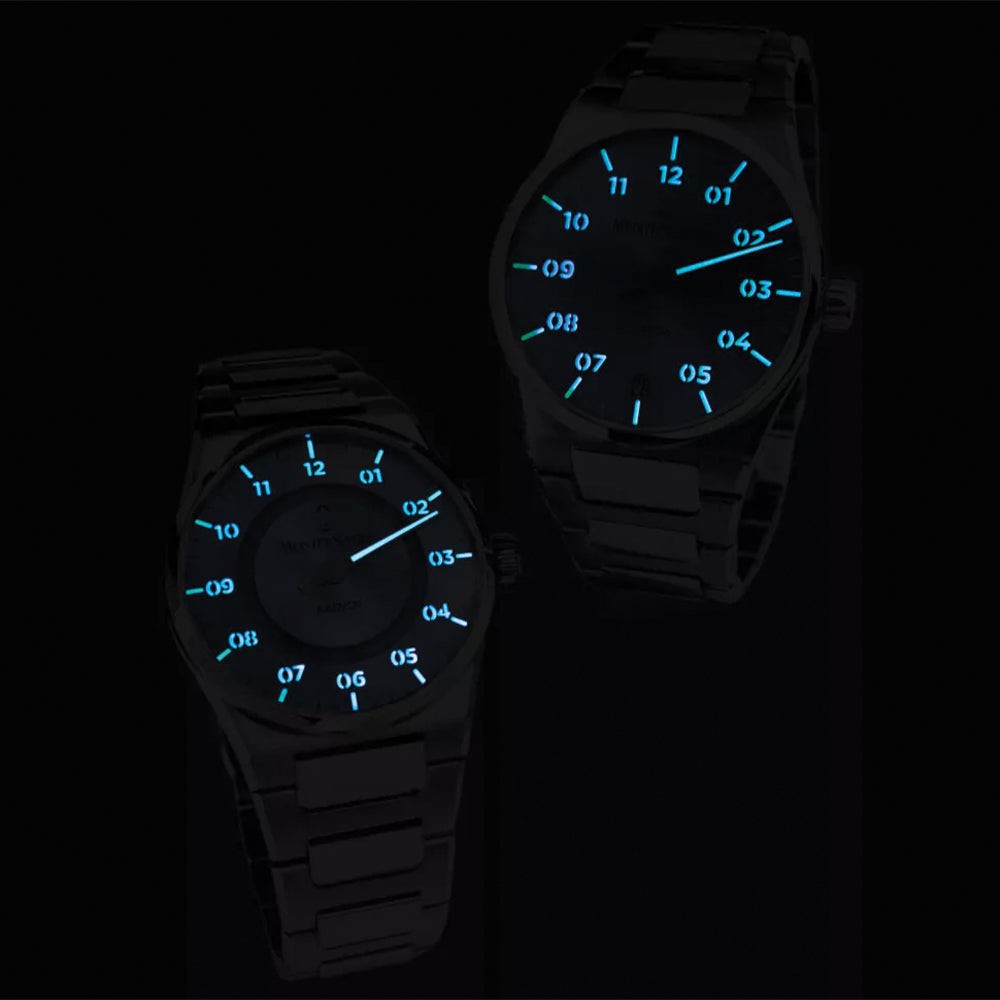 Kaenos 40mm - Ice Blue on Bracelet