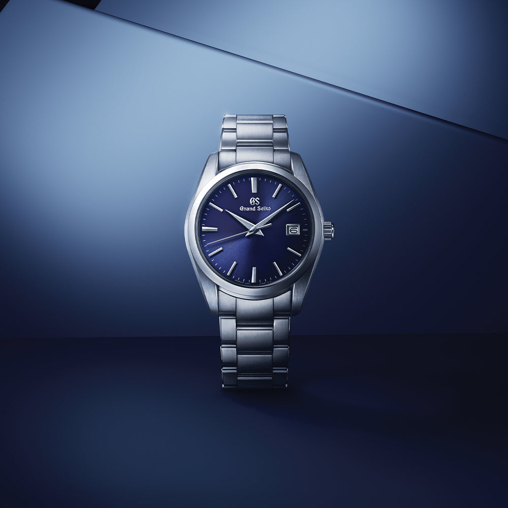 SBGX265 Heritage Quartz 37mm - Dark Blue on Bracelet