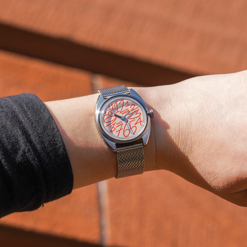 Oh No Quartz Red 35mm - White on Bracelet
