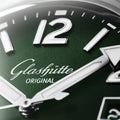 SeaQ 39.5mm - Varnish Reed Green on Bracelet