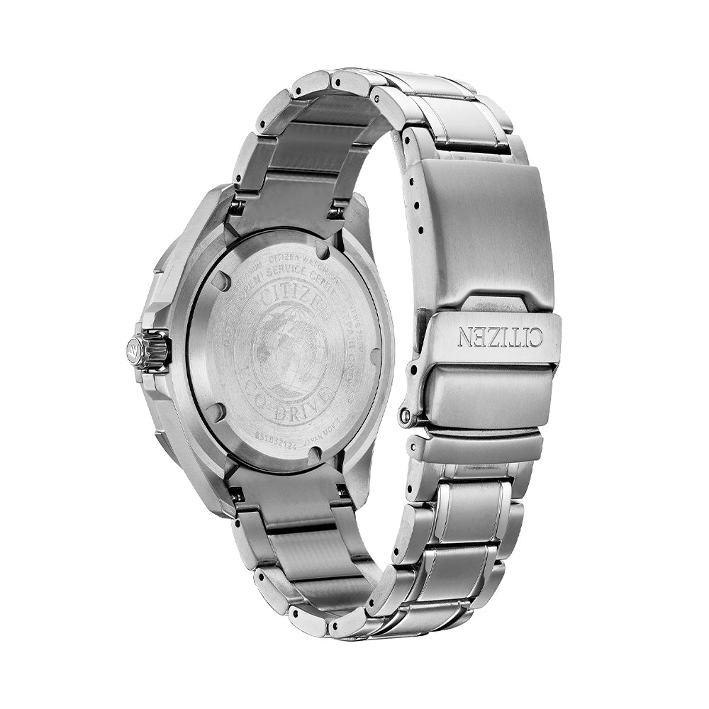 Promaster Diver Titanium 44mm - Black on Bracelet