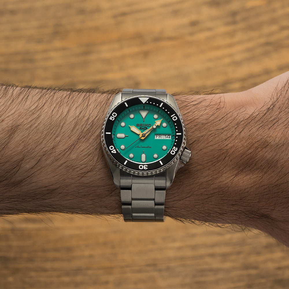SRPK33 5 Sports 38mm - Green on Bracelet