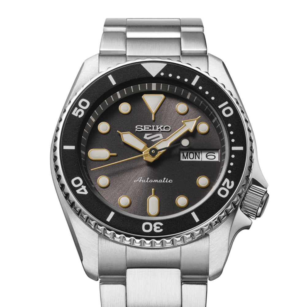 SRPL79 5 Sports SKX 38mm - Grey on Bracelet