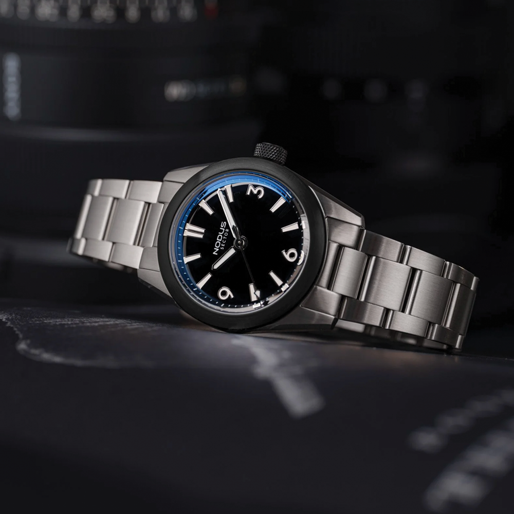 Sector II Sport Onyx 38mm - Black on Bracelet