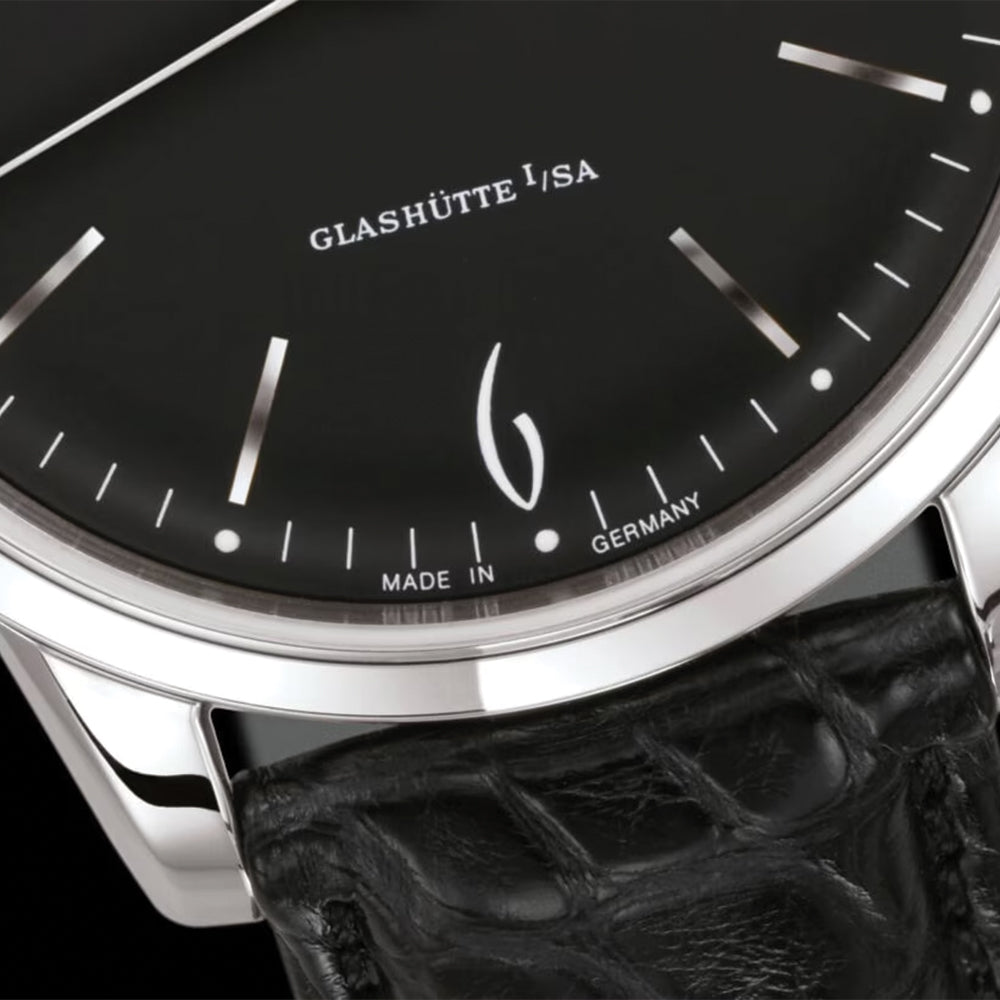 Sixties 39mm - Galvanized Black on Strap