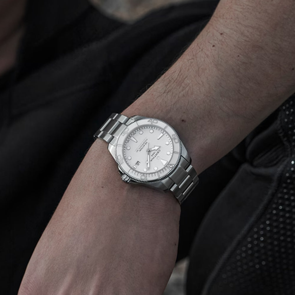 DS Action Diver "New DS Concept Extreme Shock Resistance" 40.5mm - White on Bracelet