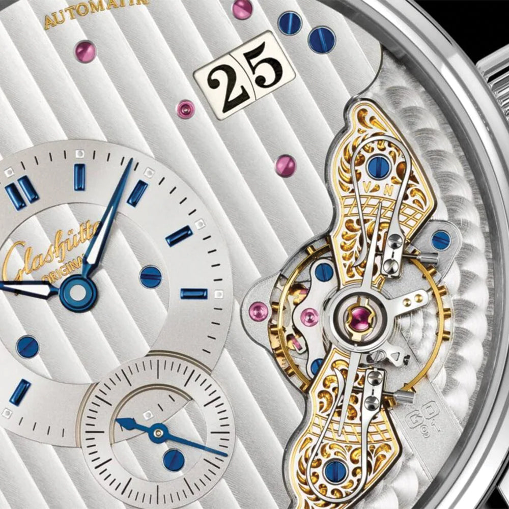 PanoMaticInverse 42mm - Ivory on Strap