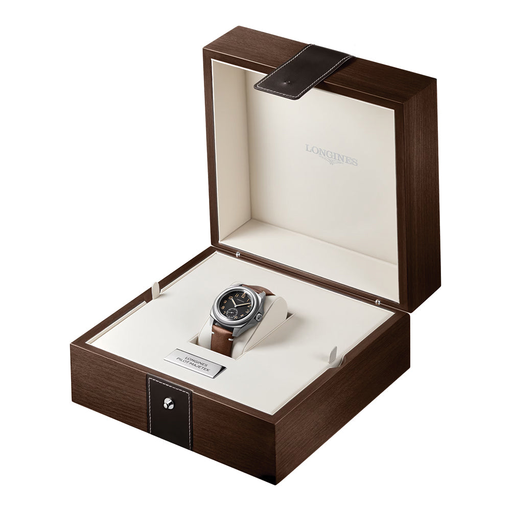 Pilot Majetek 43mm - Black on Leather Strap