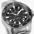 Khaki Navy Scuba Auto 40mm - Black on Bracelet