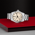 Ranger 39mm - Beige on Bracelet