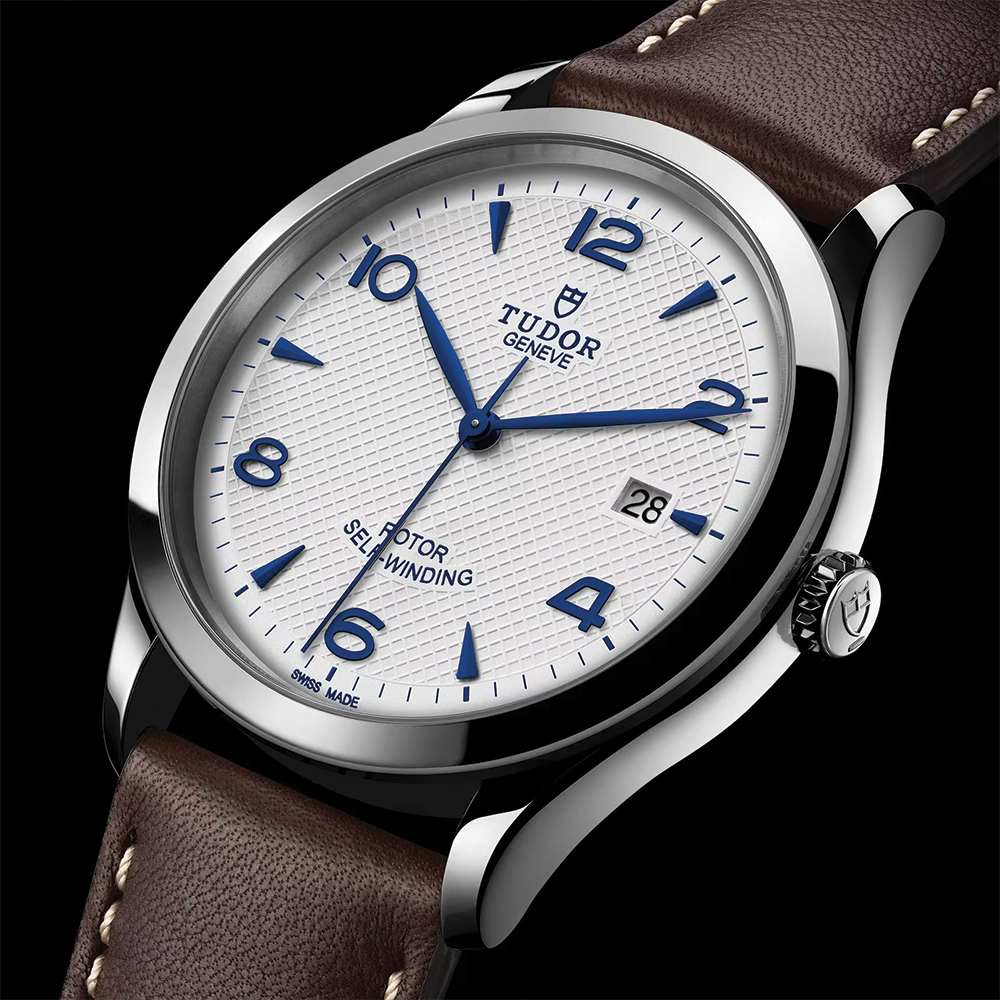 1926 41mm - Opaline on Leather Strap