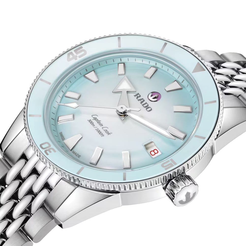 Captain Cook Automatic 39mm - Light Blue on Bracelet