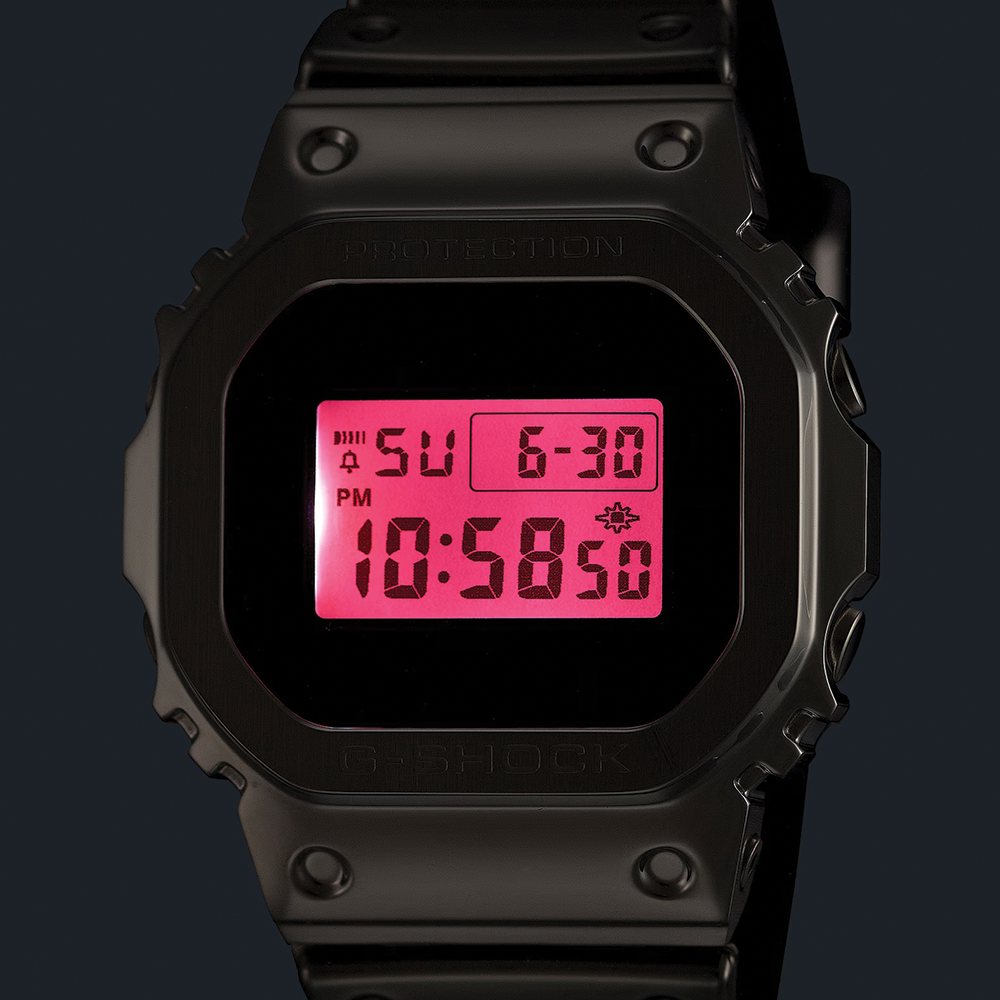 GM5600YRA-8 Digital Quartz 43.2mm - Black on Resin Band