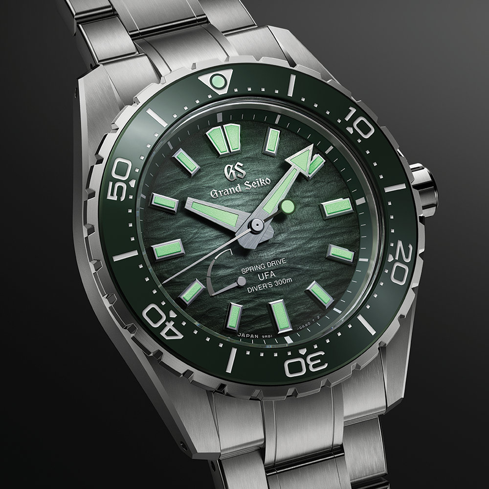 SLGB025 Spring Drive UFA Ushio 300 Diver 40.8mm - Green on Bracelet