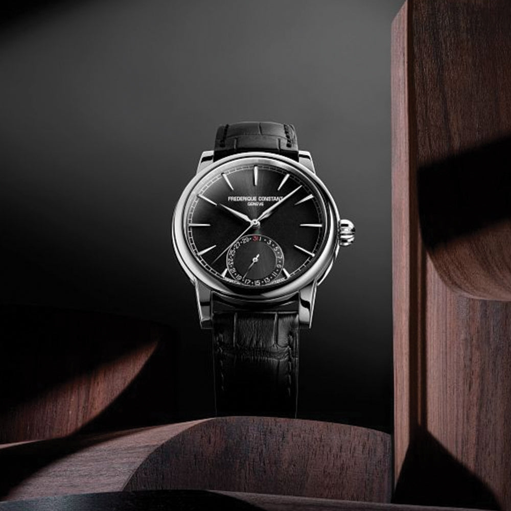 Manufacture Classic Date Automatic 40mm - Black on Leather Strap