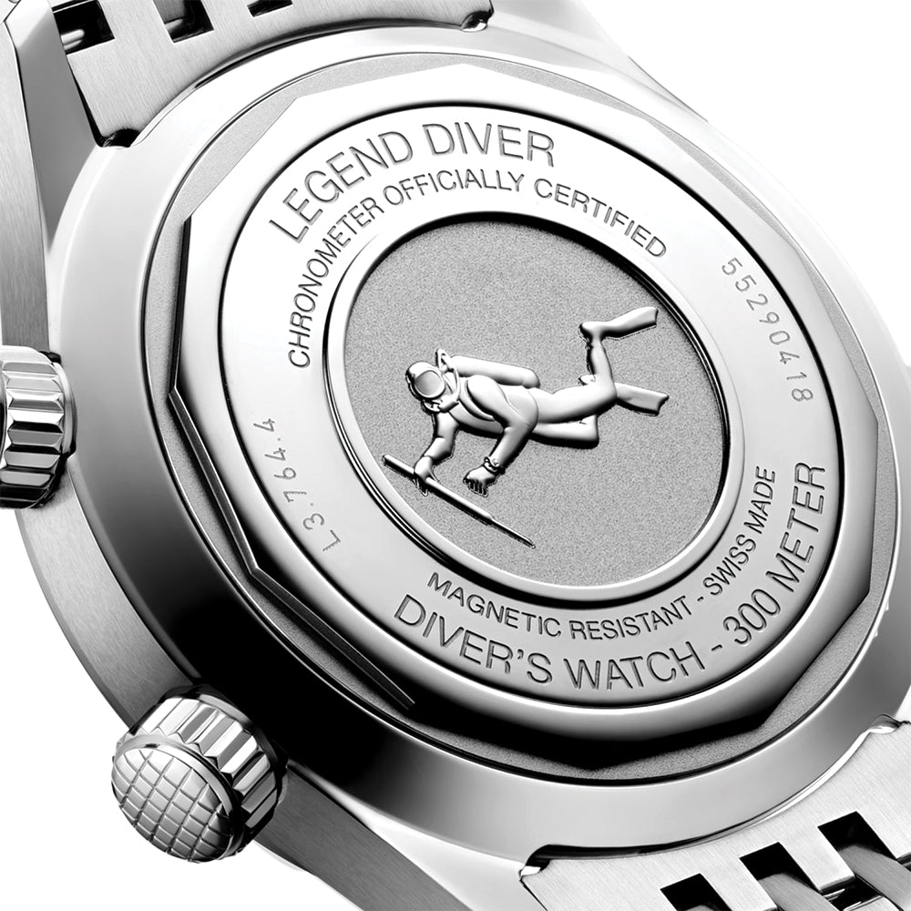 Legend Diver 39mm - White on Bracelet