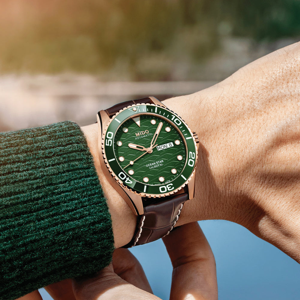 Ocean Star 200C 42.5mm - Green on Leather Strap