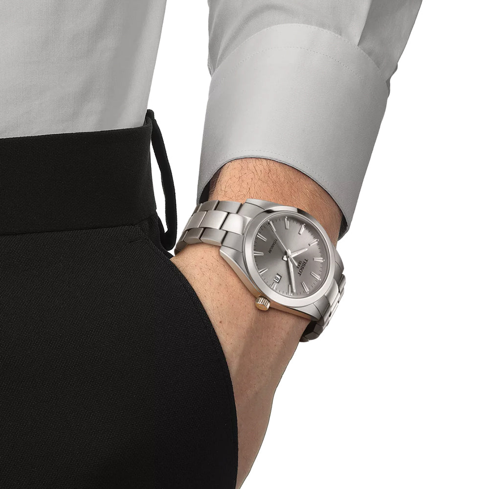 Gentleman Quartz Titanium 40mm - Grey on Bracelet