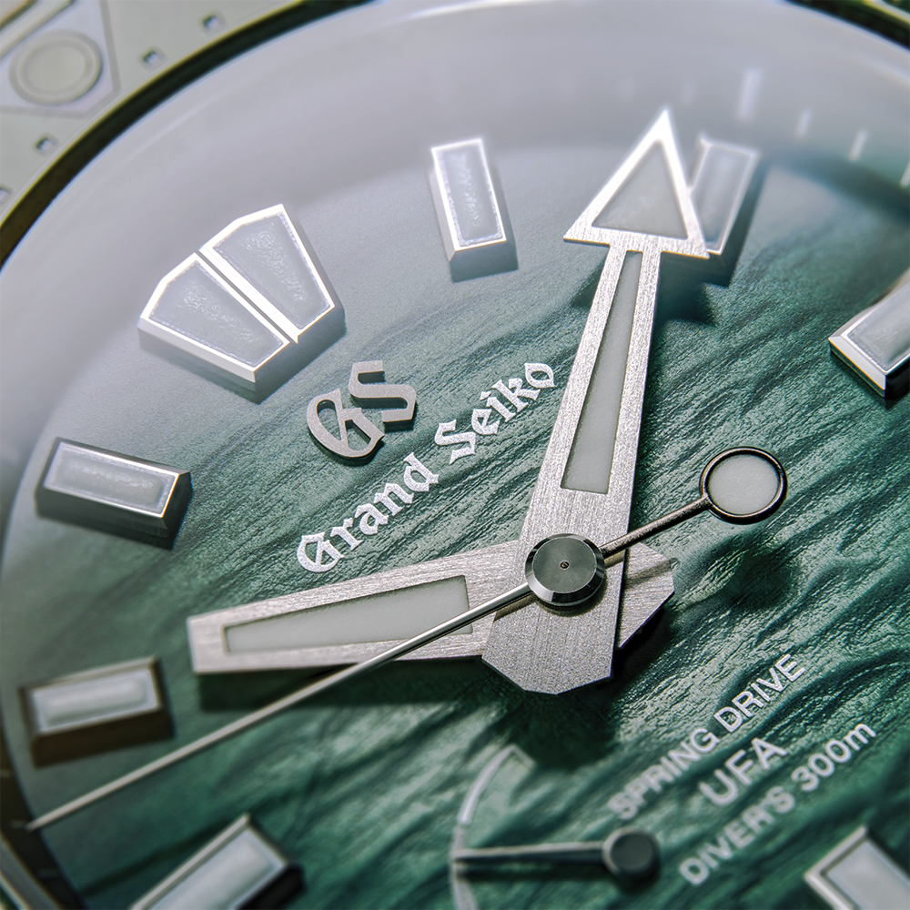 SLGB025 Spring Drive UFA Ushio 300 Diver 40.8mm - Green on Bracelet