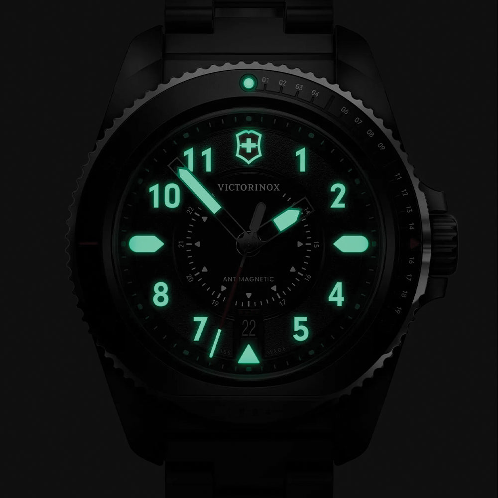 Journey 1884 Quartz 43mm - Black on Bracelet