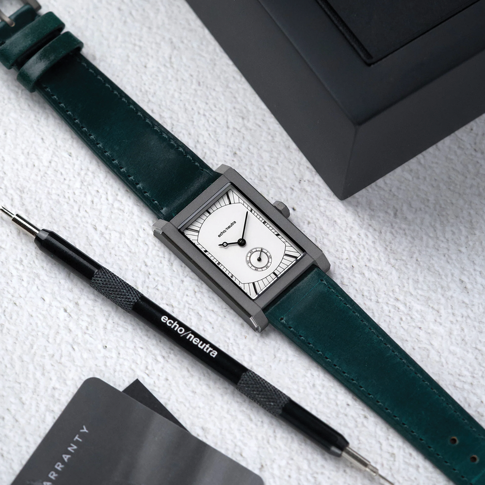 Rivanera Small Seconds 40mm - White on Rubber Strap w/ Additional Strap