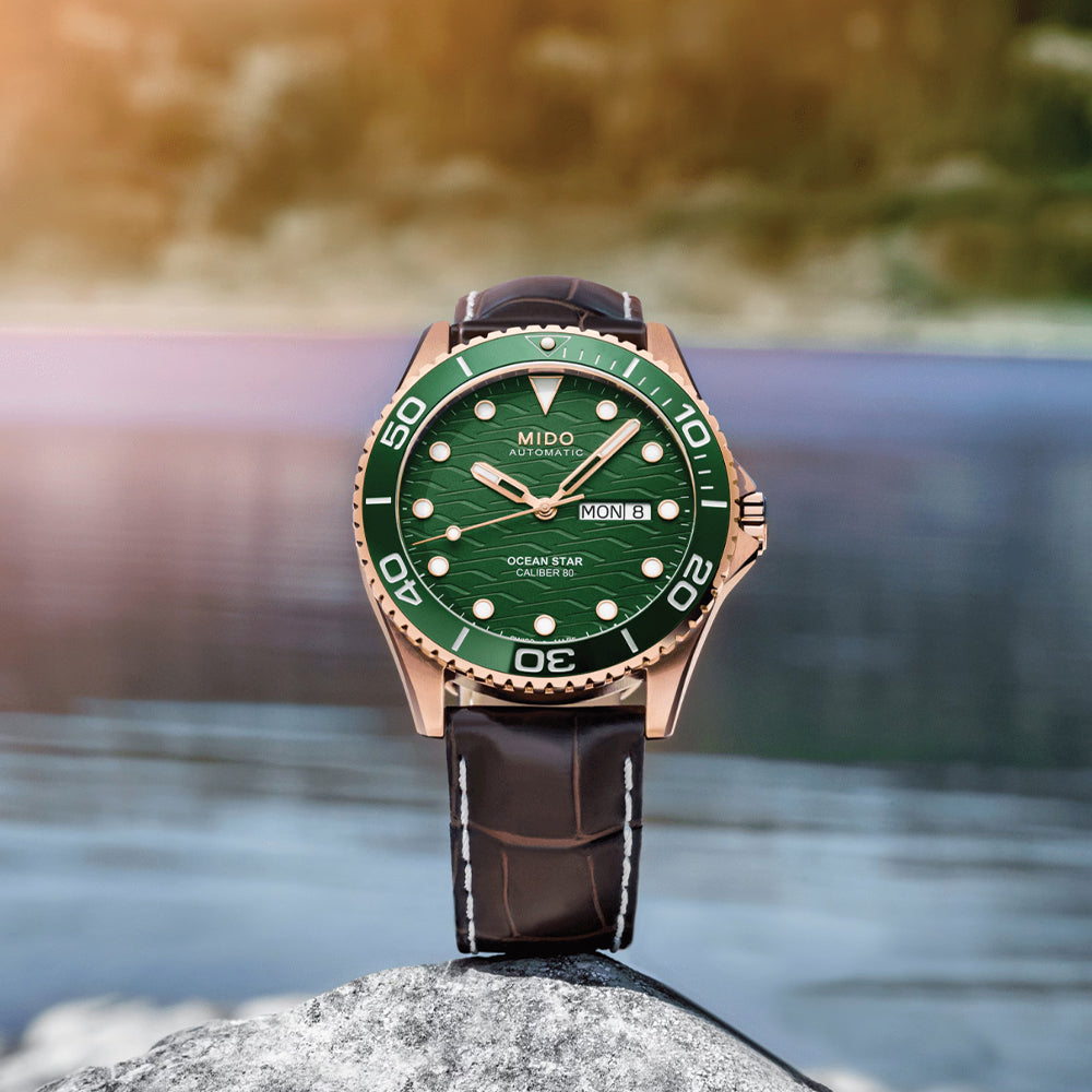 Ocean Star 200C 42.5mm - Green on Leather Strap