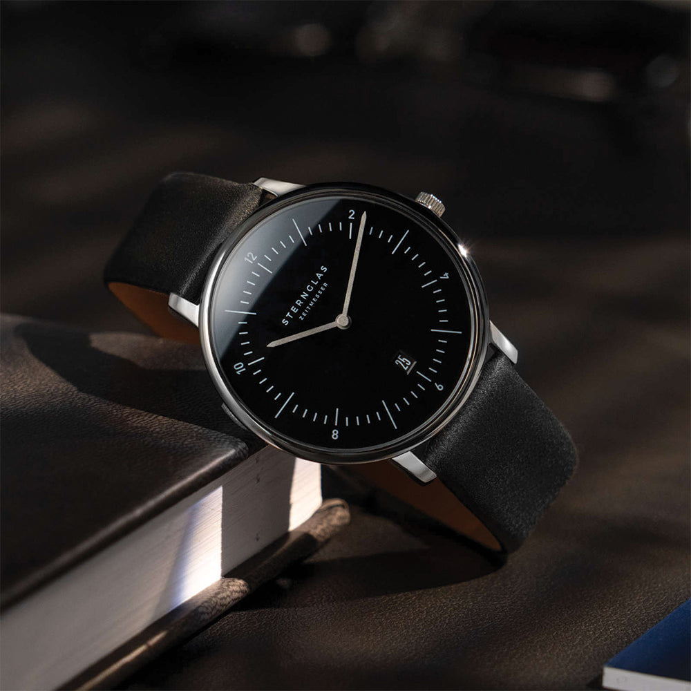 Naos Quartz 38mm - Black on Leather Strap