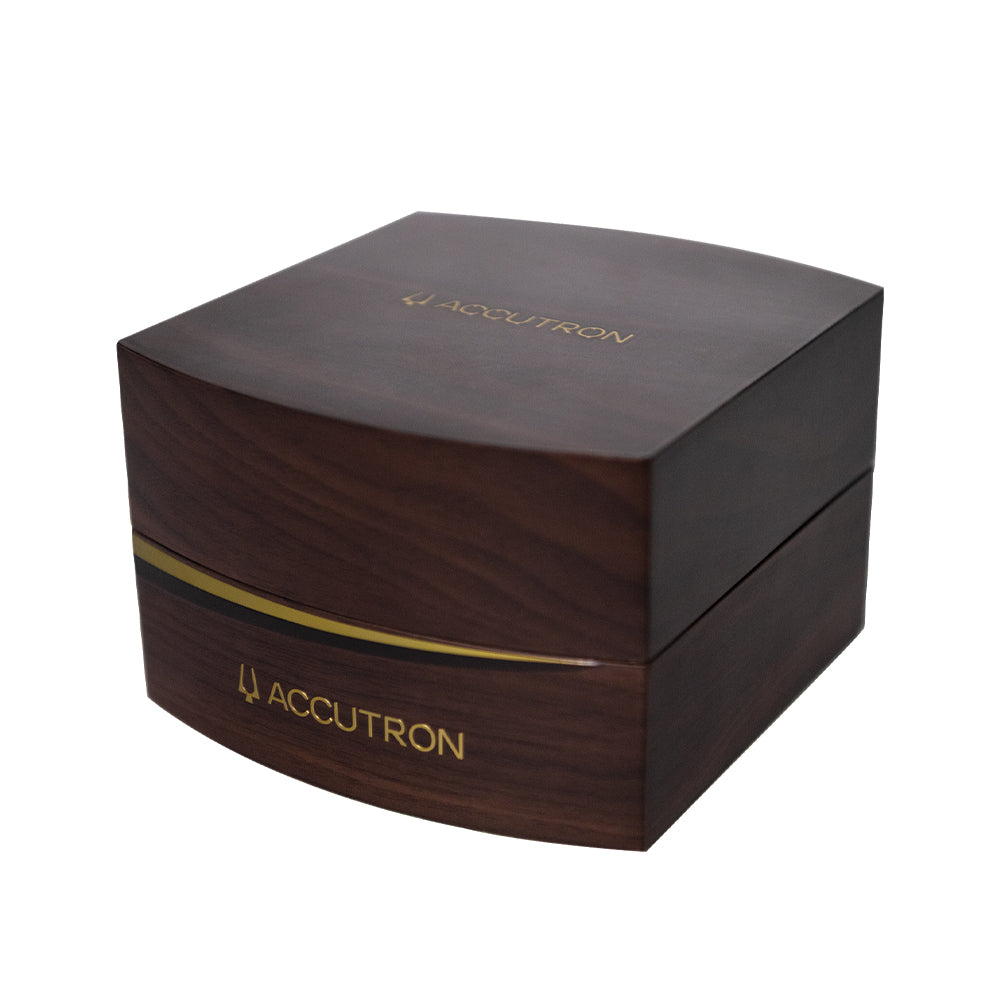 Astronaut 41mm - Green on Bracelet