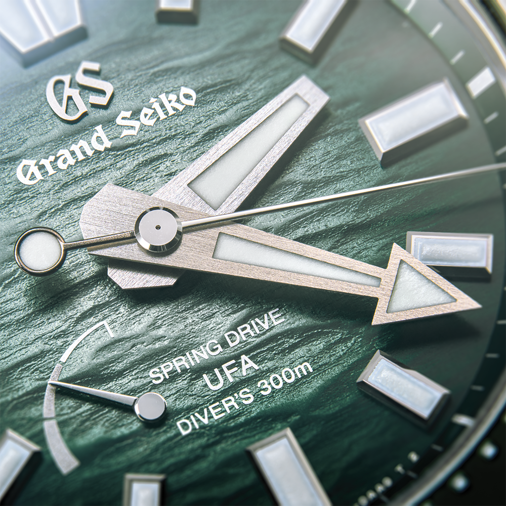 SLGB025 Spring Drive UFA Ushio 300 Diver 40.8mm - Green on Bracelet