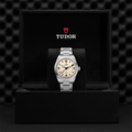 Ranger 39mm - Beige on Bracelet