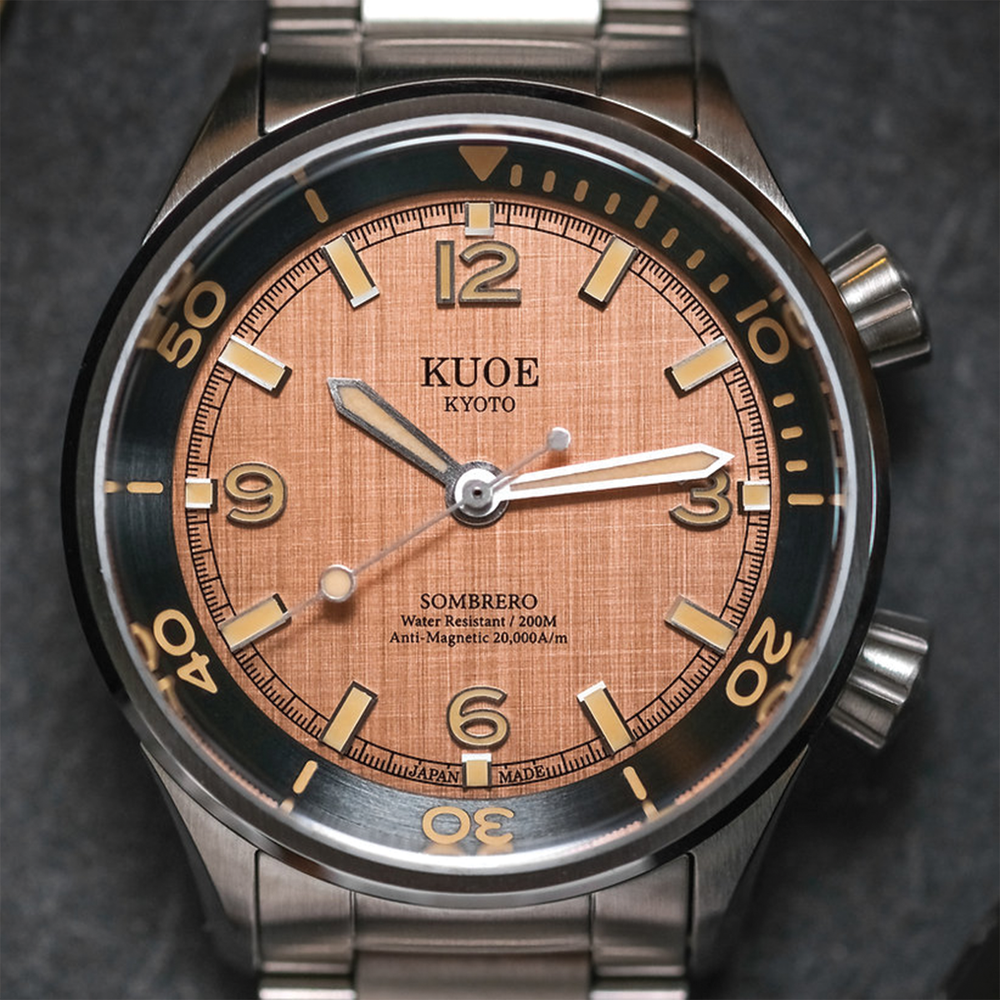 SOMBRERO 38mm - Salmon Pink on Flat-Link Bracelet w/ Additional Leather Strap