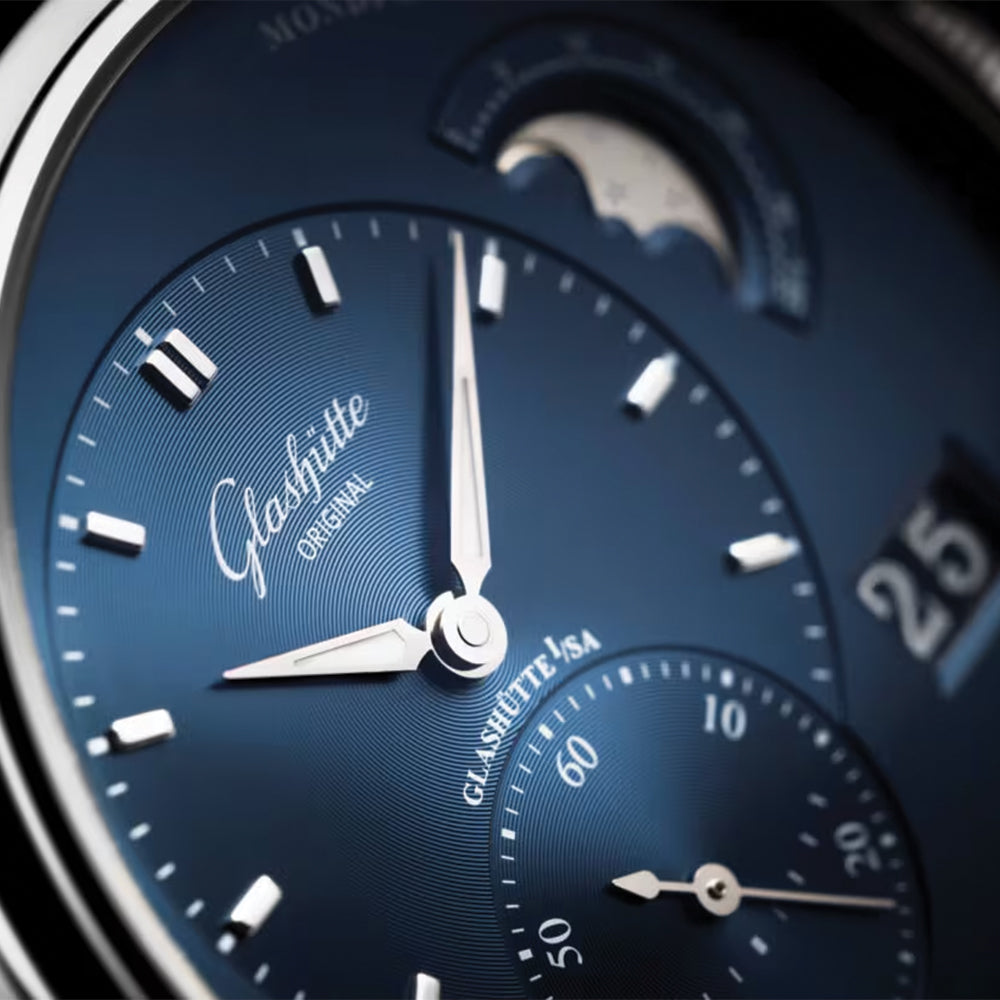 PanoMaticLunar 40mm - Blue on Strap