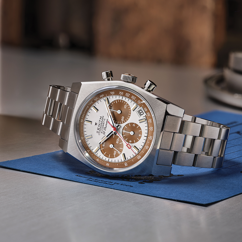 Chronomaster Revival A384 37mm - White, Brown Accents on Bracelet