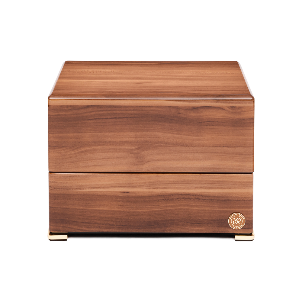 Wooden Perpetua Duo watch winder closed box with natural grain and gold feet