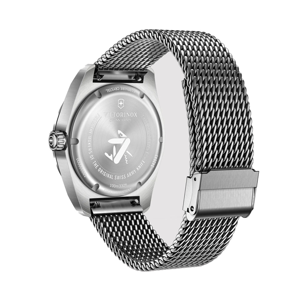 Swiss Army Quartz 42mm - Black on Bracelet
