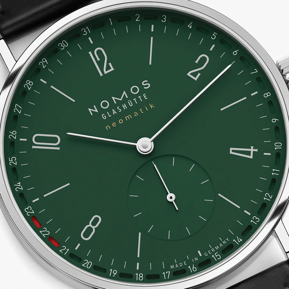 Tangente Neomatik Update 38.5mm - Forest Green on Leather Strap